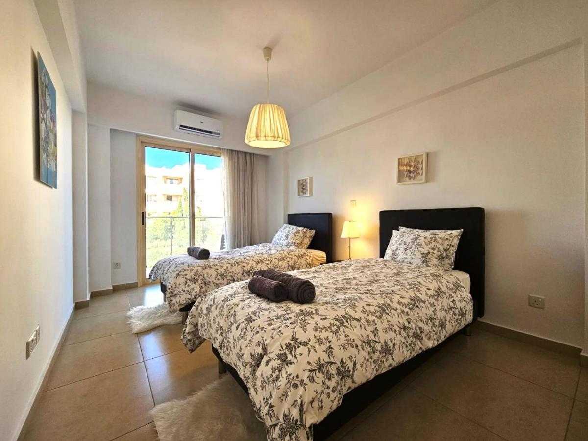 Elysia Park Apartments Paphos Ngoại thất bức ảnh