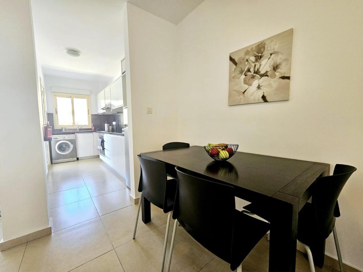 Elysia Park Apartments Paphos Ngoại thất bức ảnh