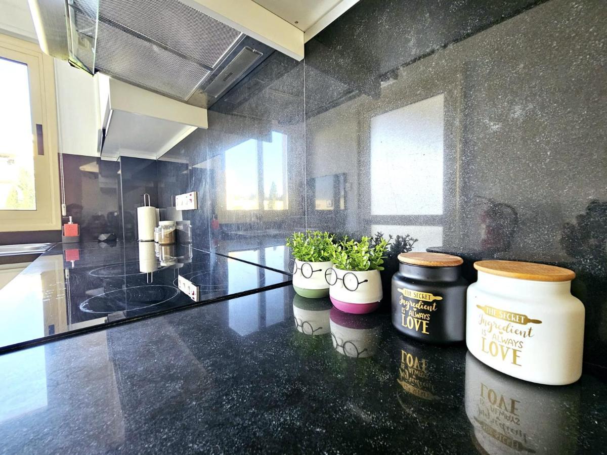 Elysia Park Apartments Paphos Ngoại thất bức ảnh