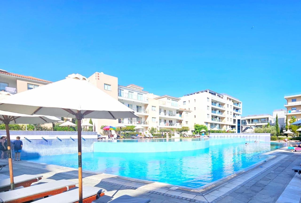 Elysia Park Apartments Paphos Ngoại thất bức ảnh