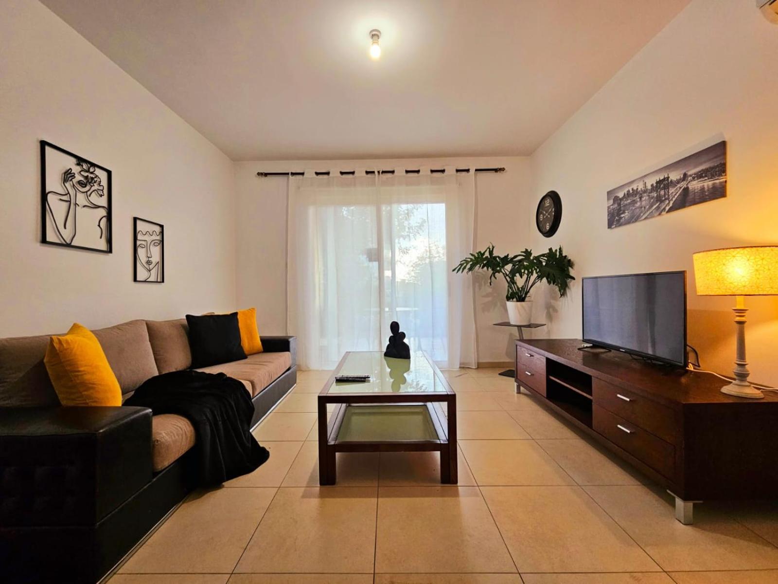 Elysia Park Apartments Paphos Ngoại thất bức ảnh