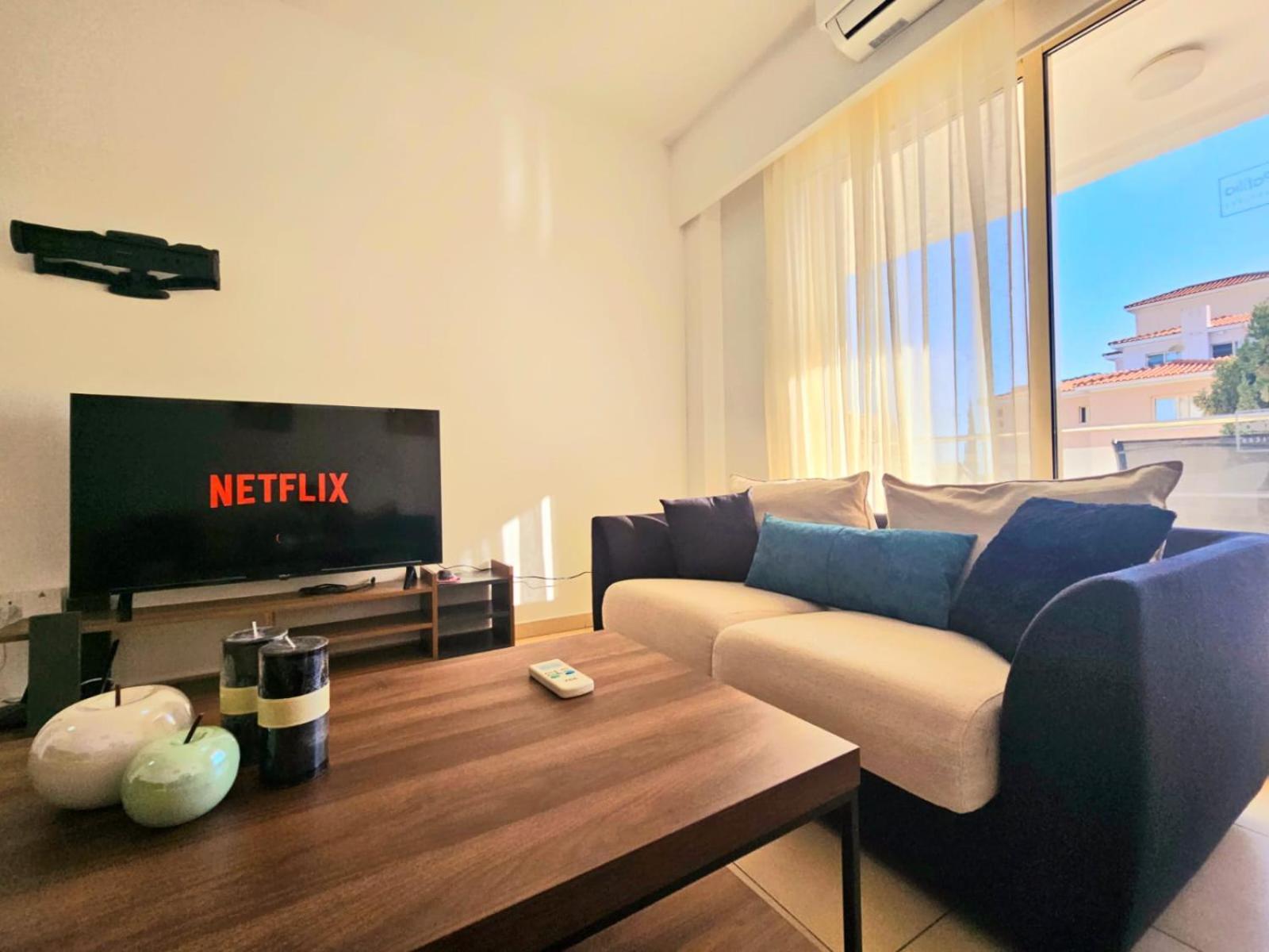 Elysia Park Apartments Paphos Ngoại thất bức ảnh