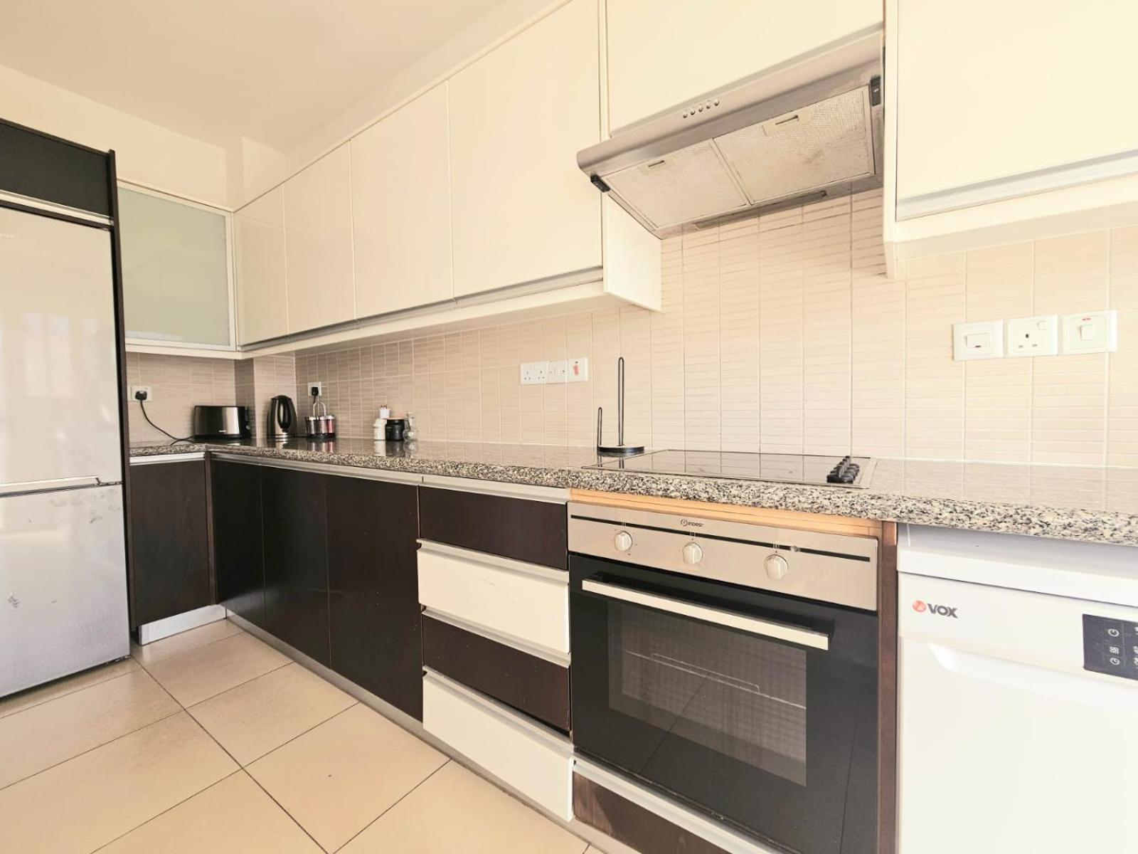 Elysia Park Apartments Paphos Phòng bức ảnh