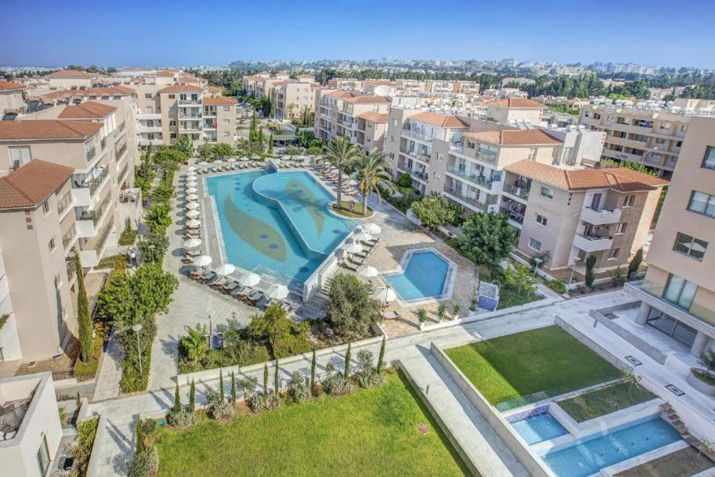 Elysia Park Apartments Paphos Ngoại thất bức ảnh
