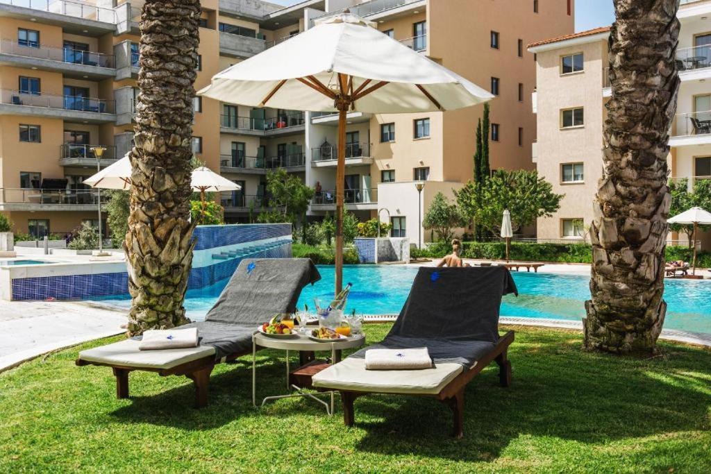 Elysia Park Apartments Paphos Ngoại thất bức ảnh